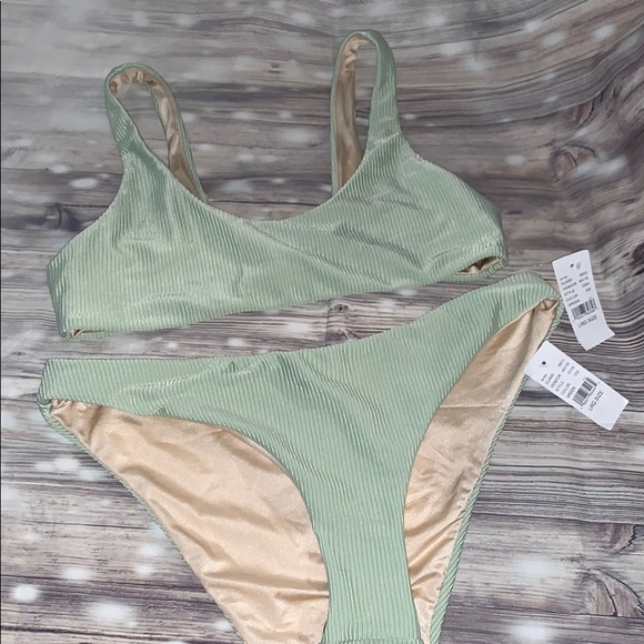 🌵 Kendall and Kylie green women’s bikini set 🌵 - Picture 2 of 5